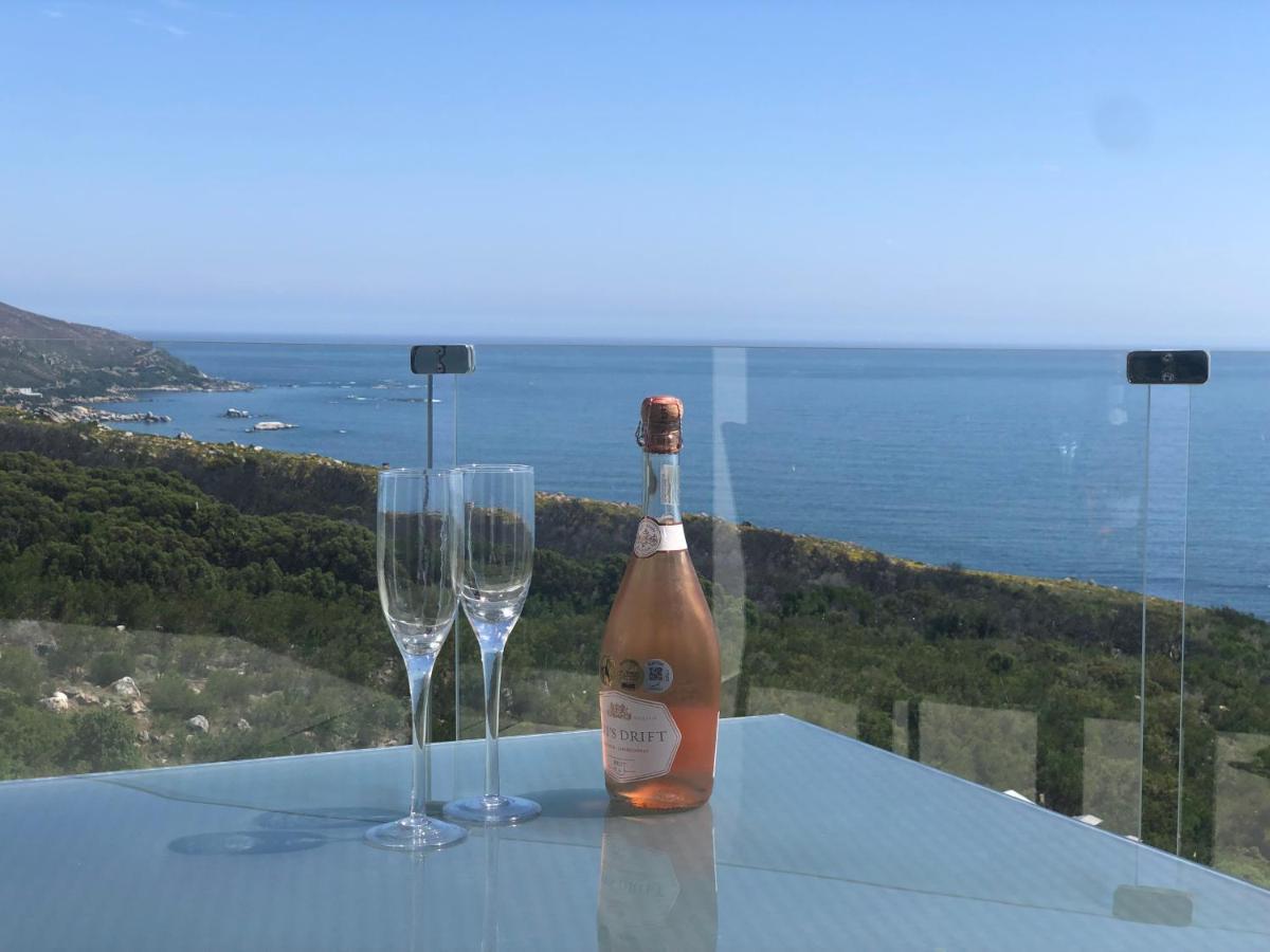 Camps Bay Blue Self-Catering Studios 케이프타운 외부 사진