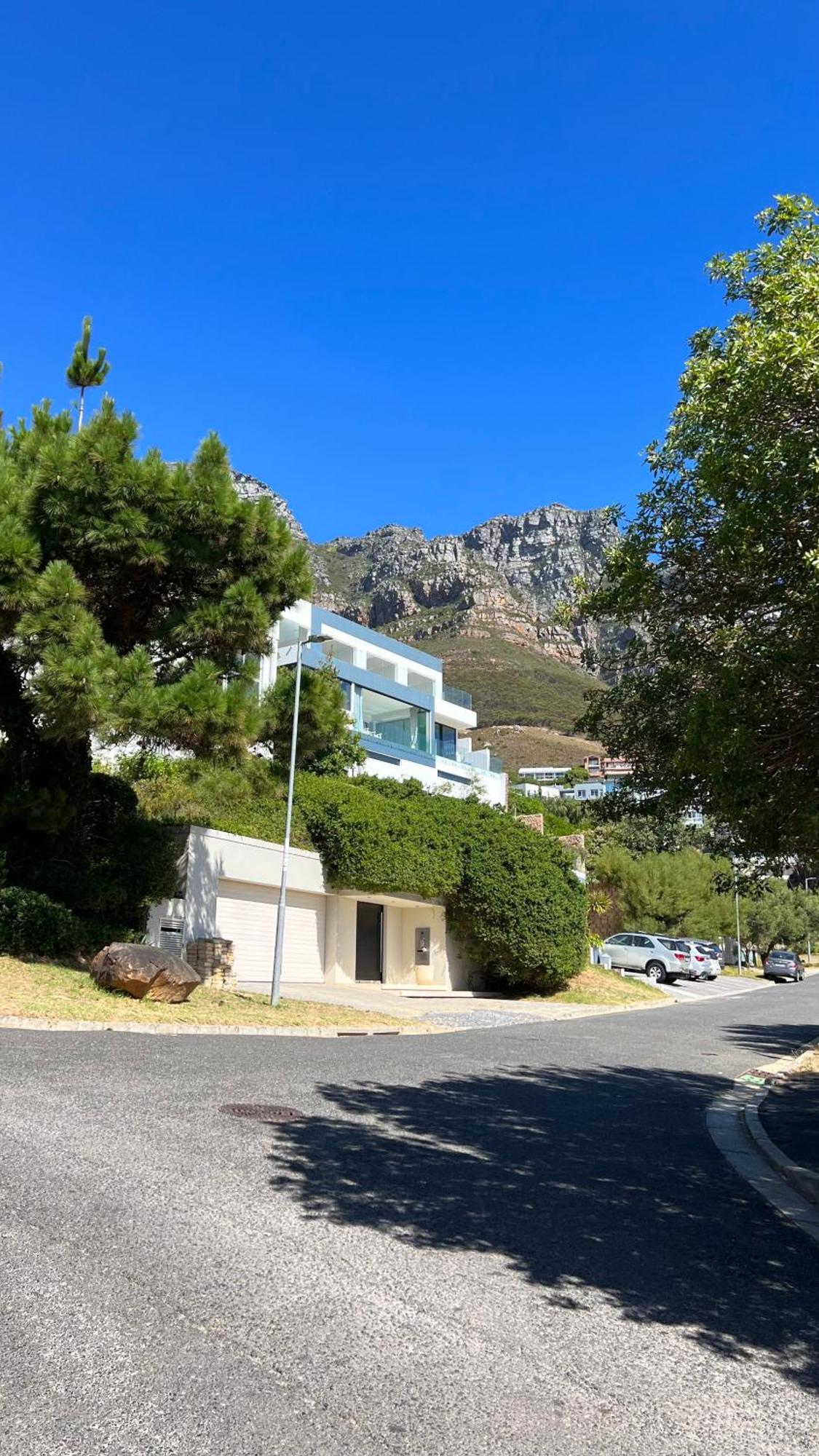 Camps Bay Blue Self-Catering Studios 케이프타운 외부 사진