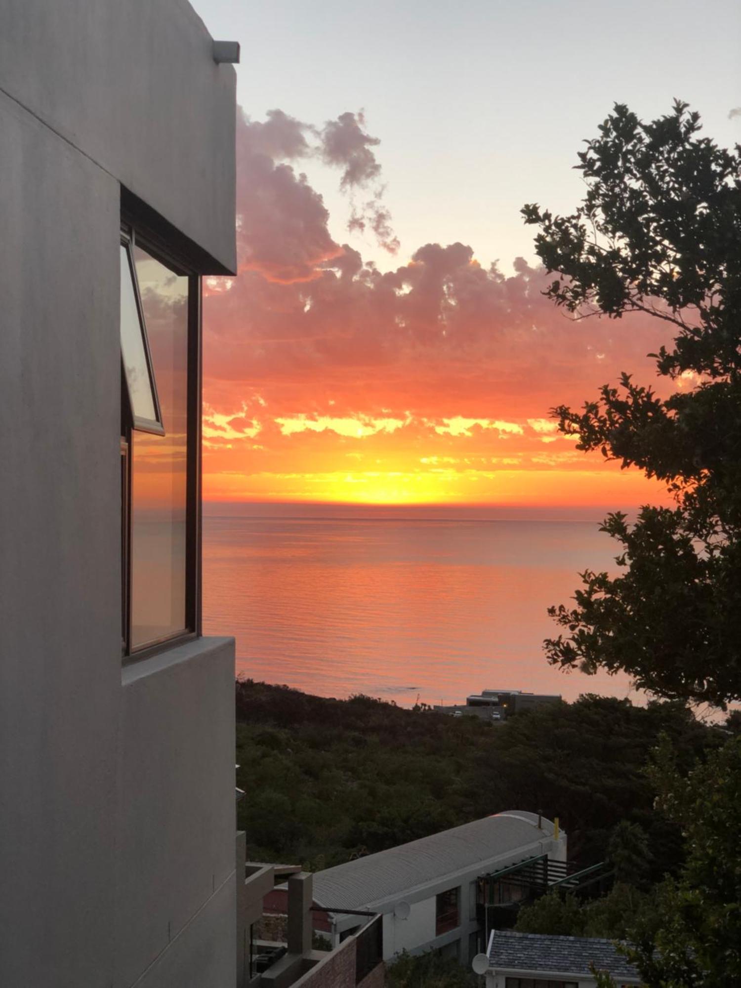 Camps Bay Blue Self-Catering Studios 케이프타운 외부 사진