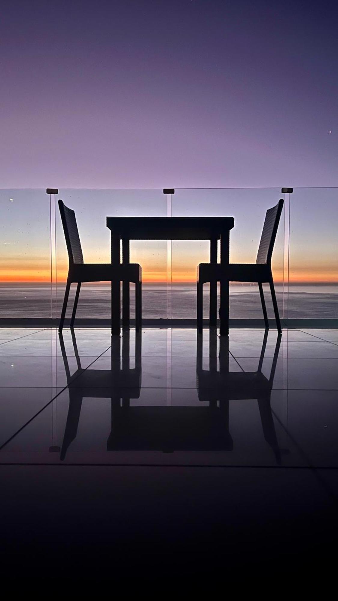 Camps Bay Blue Self-Catering Studios 케이프타운 외부 사진