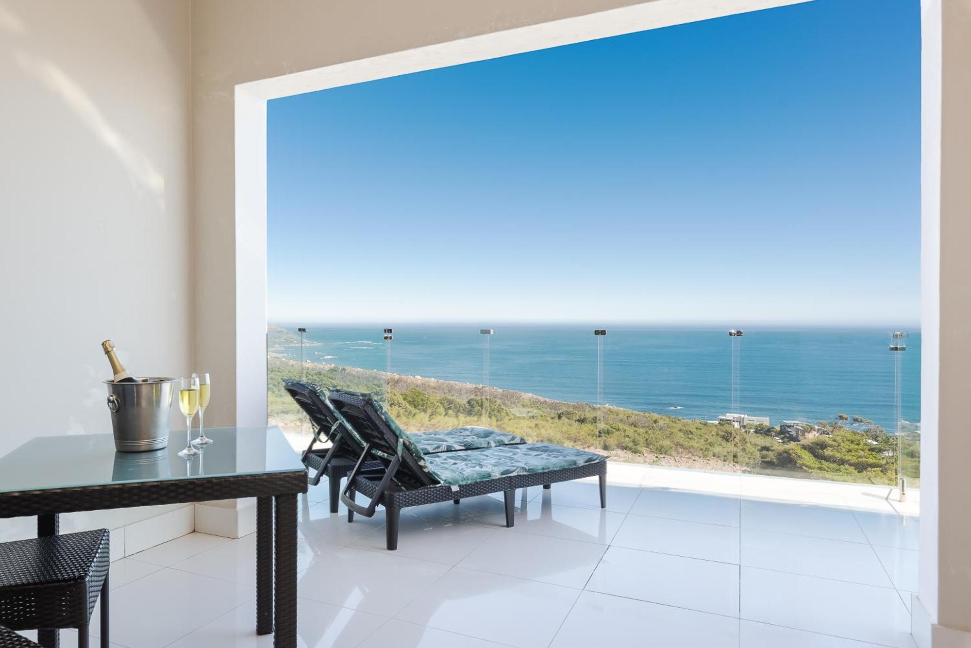 Camps Bay Blue Self-Catering Studios 케이프타운 외부 사진