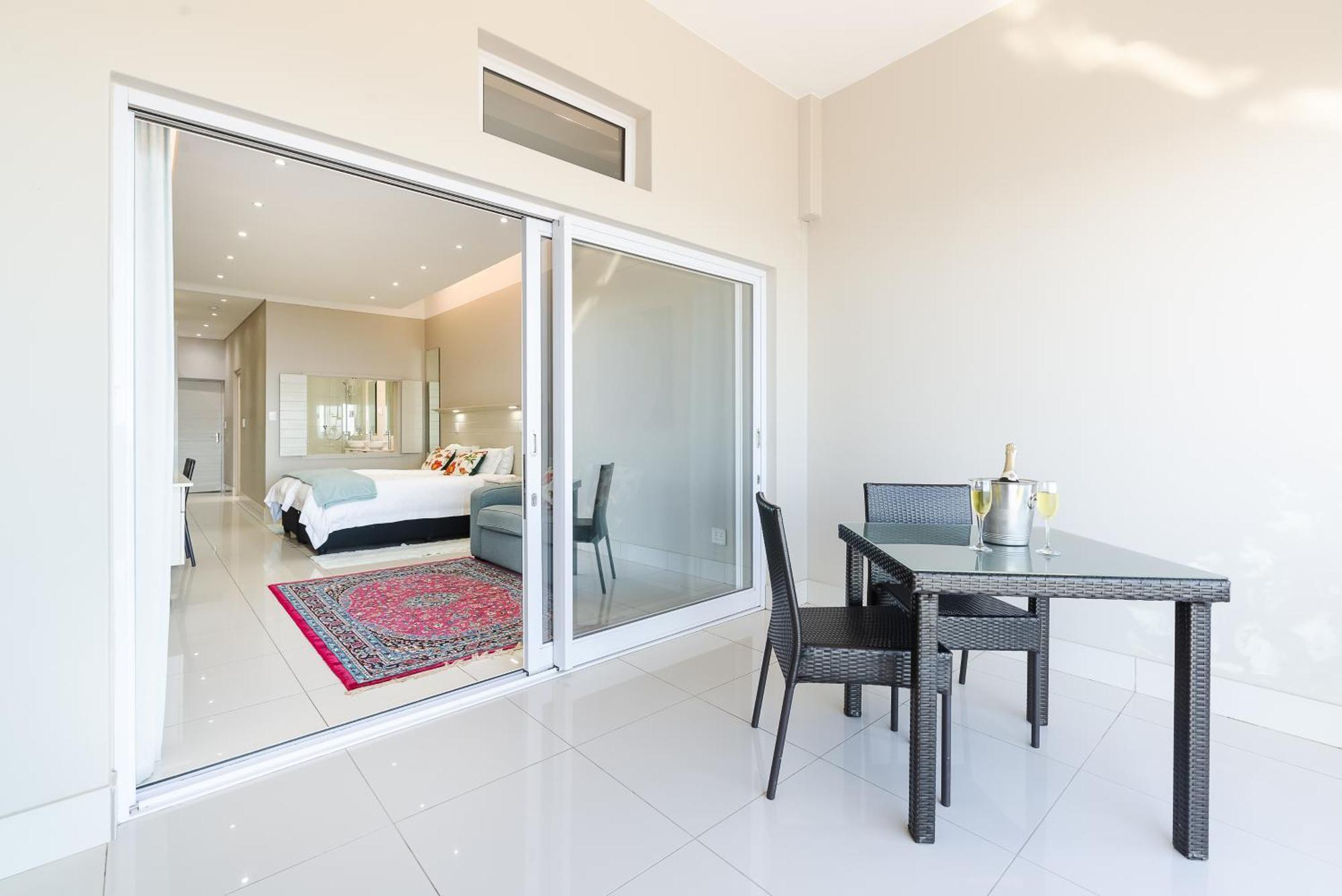 Camps Bay Blue Self-Catering Studios 케이프타운 외부 사진