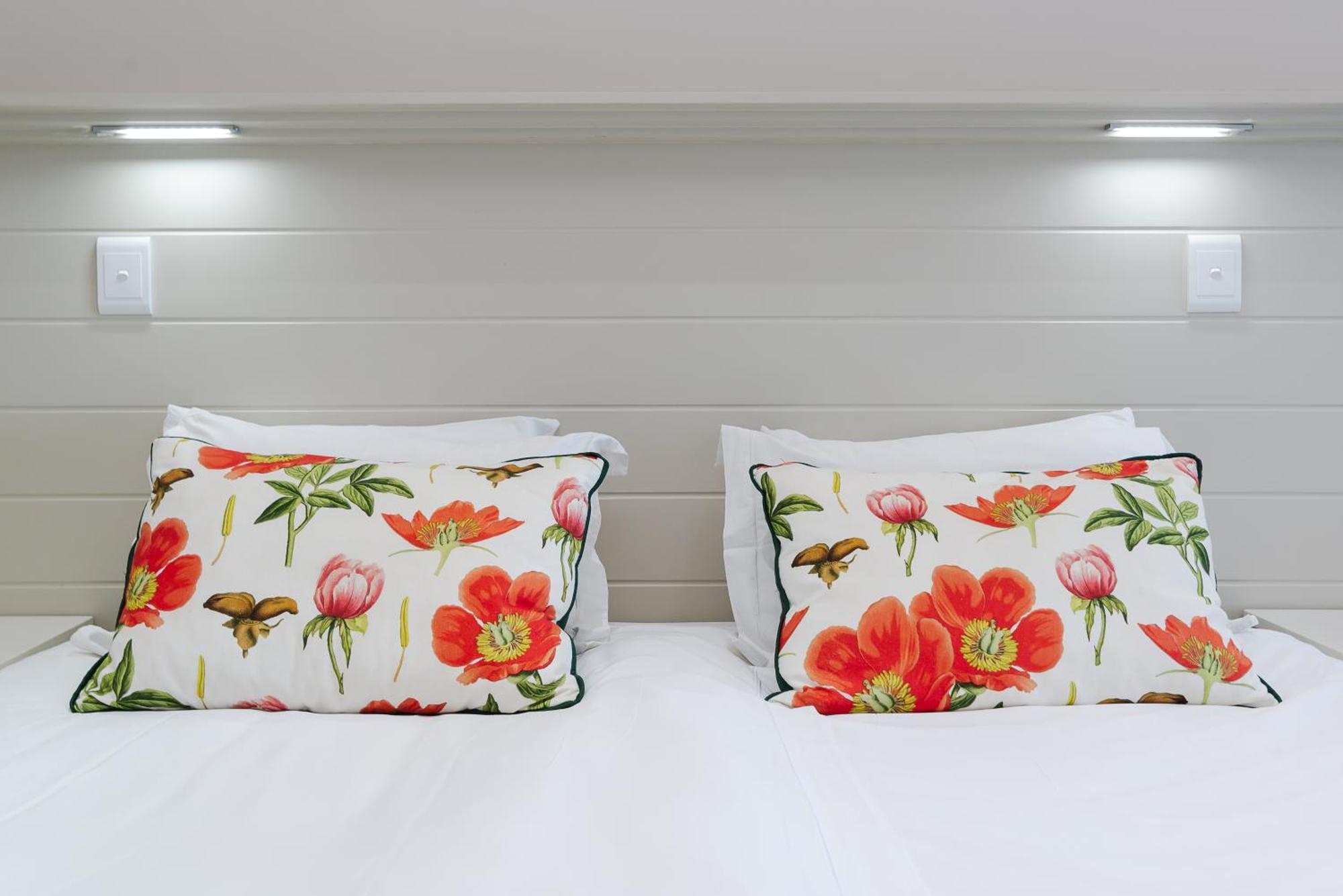 Camps Bay Blue Self-Catering Studios 케이프타운 외부 사진