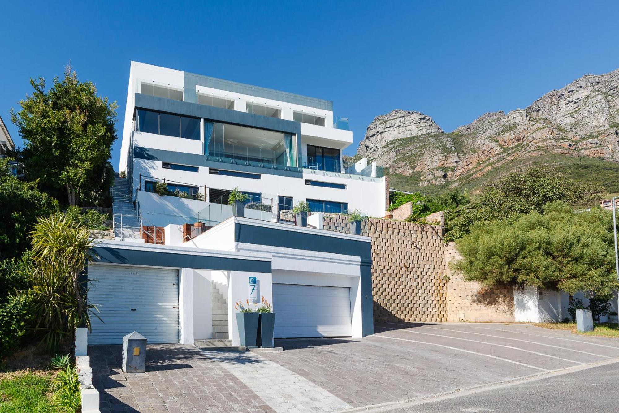 Camps Bay Blue Self-Catering Studios 케이프타운 외부 사진